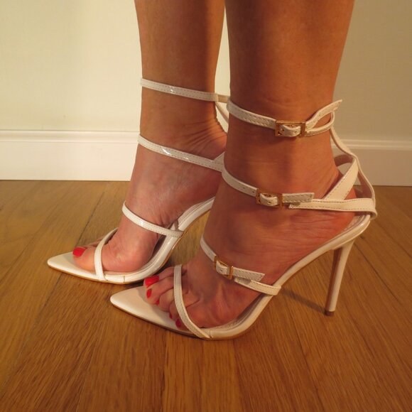 NIB LAST CHANCE FASHION NOVA White Strap and Buckle Design High Heel Sandals - Picture 3 of 8